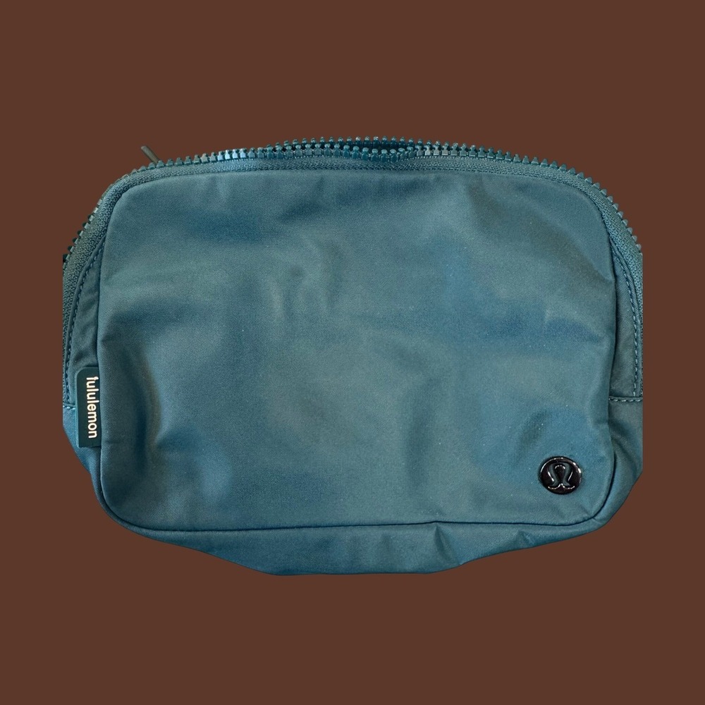 Lululemon Everywhere Belt Bag 1L O/S Green Adjustable Strap Fanny Pack